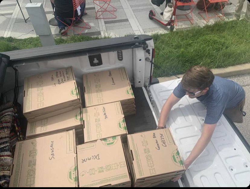 We gotta alotta free <a href="/PiPizzeria/">Pi Pizzeria</a> @rarepizzas!!! #BitcoinPizzaDay #freepizzaday