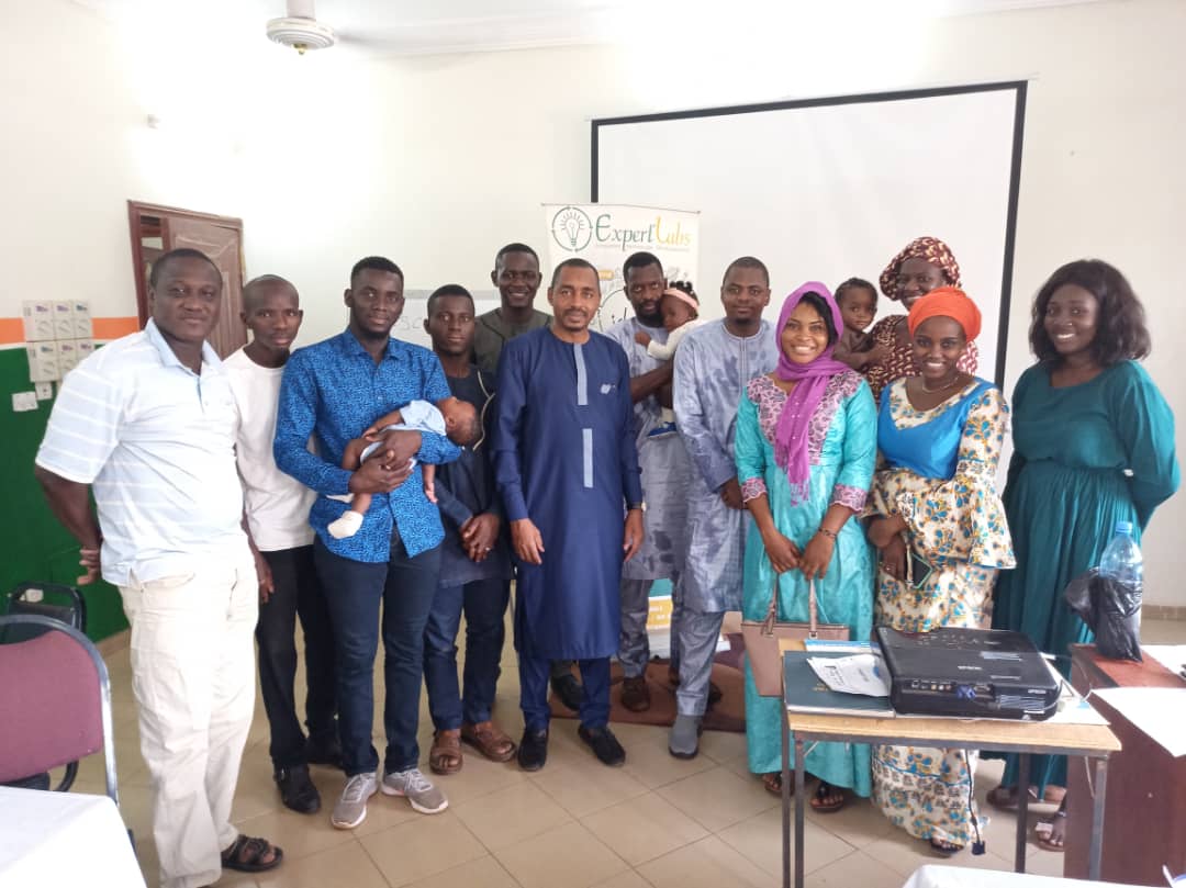 LabsExpert's tweet photo. Du 17 au 21 Mai 2021, les bénéficiaires du programme #FACEJ d'Expert'Labs Mali ont reçu une formation en éducation financière et en gestion d'entreprise. Ils ont renforcé leurs capacités en éducation financière, fonctionnement bancaire, comptabilité, fiscalité et marketing. https://t.co/qtfKXSLt0h