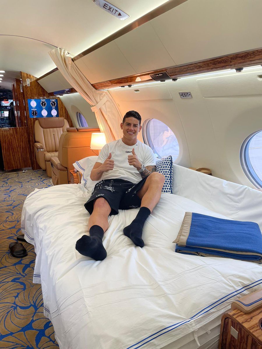 خاميس في طريقه إلى كولومبيا 🇨🇴 ✈️