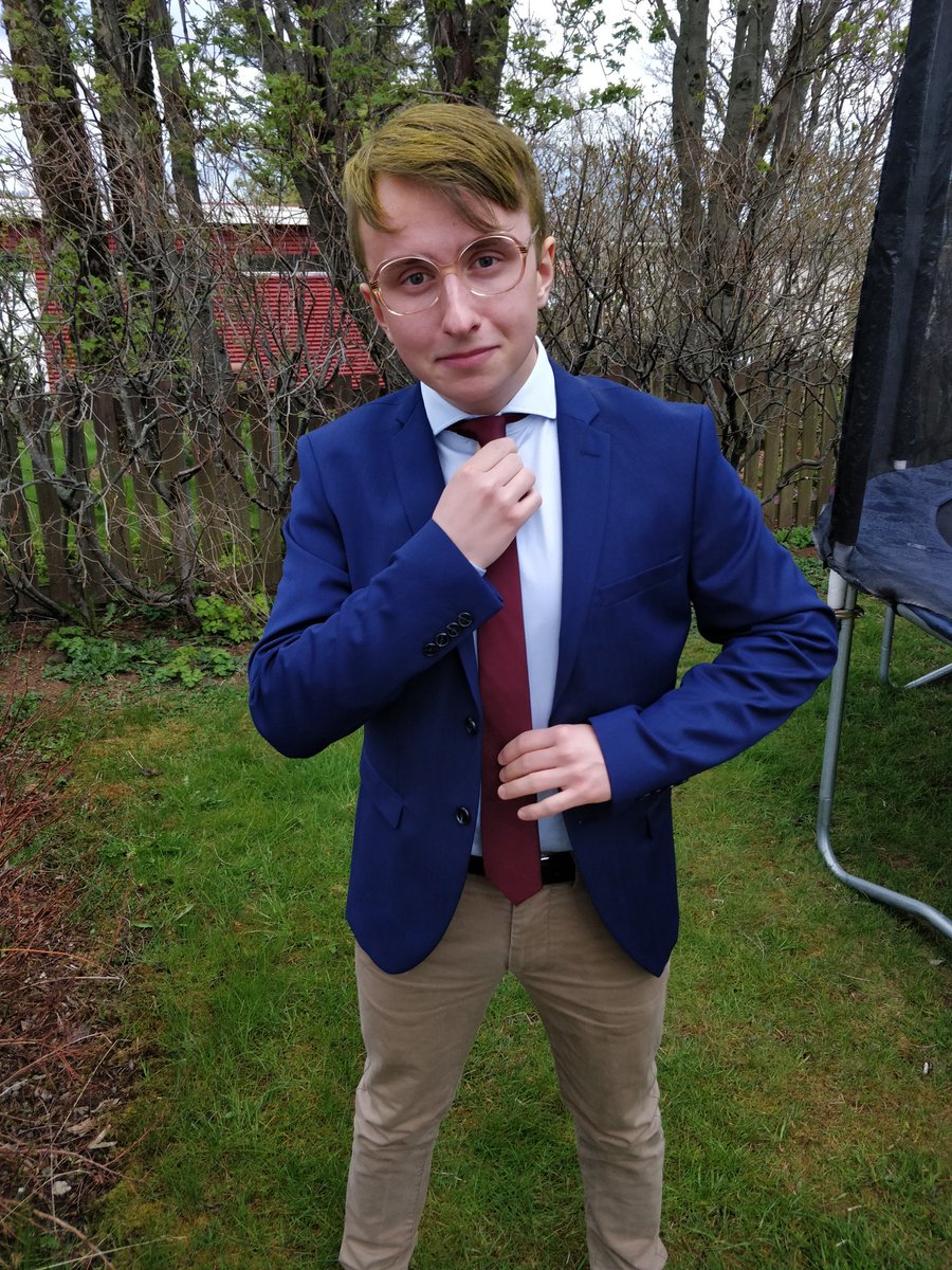 Það þurfa allir að hafa einn <a href="/gislimarteinn/">Gísli Marteinn</a> í júró partýinu (<a href="/G_Hrafn11/">Gunnar Hr. Sveinsson</a>)! #Eurovision2021 #12stig <a href="/RUVSjonvarp/">RÚV Sjónvarp</a>