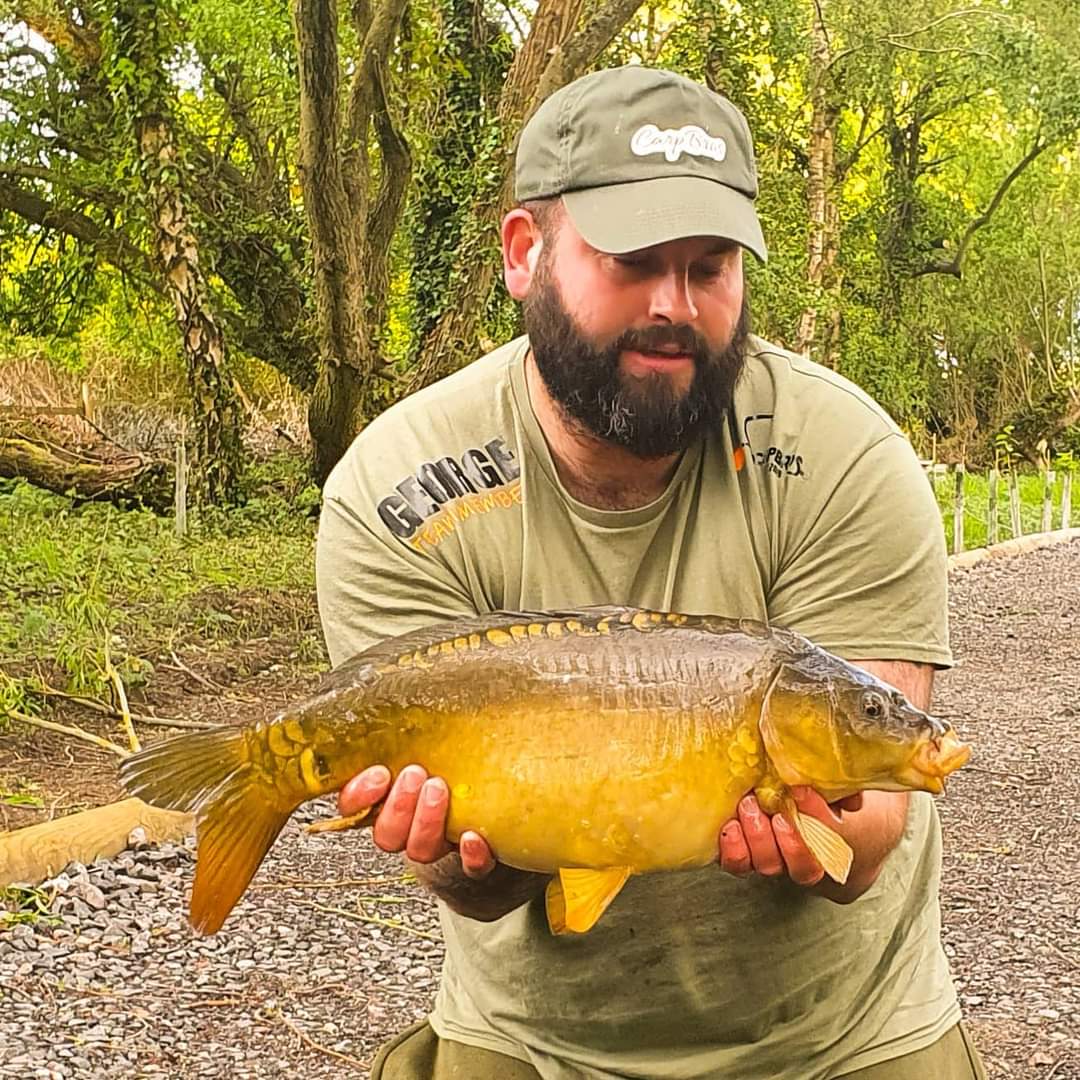 BrosCarp's tweet photo. https://t.co/YzOUipJqQk quality affordable carp clothing we also do leads and are traders for urban baits https://t.co/QHtGEfLErO