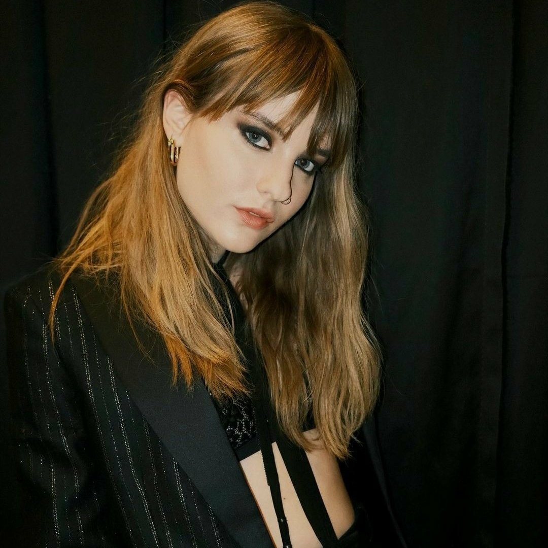 nxt_december's tweet photo. Buen día para ser bisexual 

#Eurovision https://t.co/ni8LhVXgXI