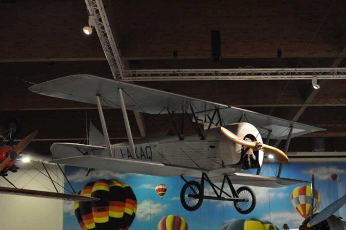 assoaeroarma's tweet photo. Il #velivolo della settimana: #Gabardini G.51, #biplano monomotore biposto e #addestratore acrobatico della scuola di volo di Giuseppe Gabardini a #Cameri, progettato e collaudato dal pioniere del volo Achille Landini (l'altro ieri era il suo 131° anniversario)! @MuseoCaproni https://t.co/rcnDAg6DiB