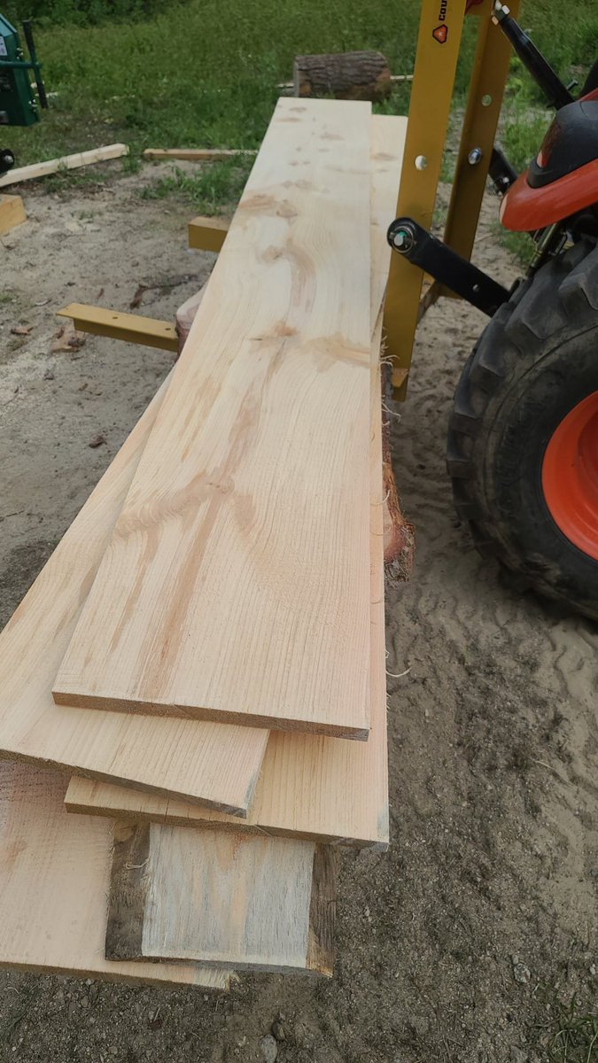 WoodlandMills's tweet photo. 14" wide pine boards 1" thick 10' long
#hm126 #sawmill #pineboards https://t.co/hUkHDBZ7Be
