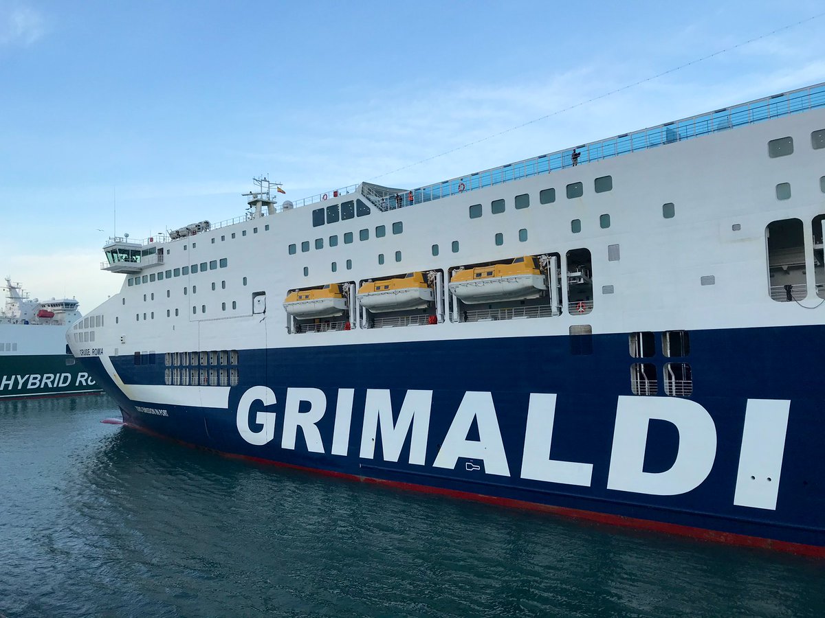 Més competència en els ferris entre el #PortdeBarcelona i les #Balears. La italiana #GNV s’afegeix a <a href="/Balearia/">Baleària</a> i una <a href="/Trasme_oficial/">Trasmediterránea</a> en ple procés de canvis, amb la venda de rutes i vaixells a <a href="/GrimaldiLines/">Grimaldi Lines</a>. Ho expliquem en aquest vídeo del #TNTV3 👉 ccma.cat/tv3/alacarta/t…