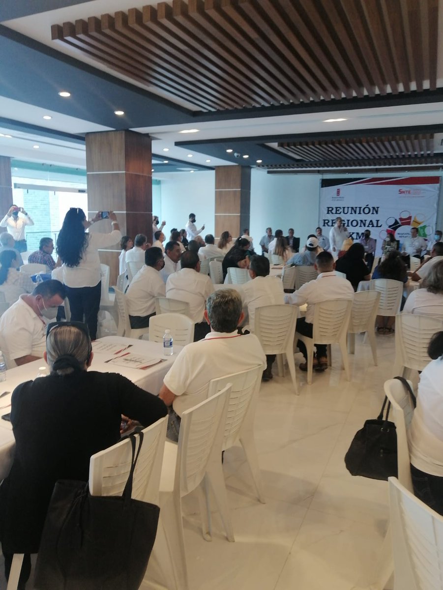 MxM_Puebla's tweet photo. Creemos en los procesos democráticos, por ello se realiza la reunión regional de los Maestros Comprometidos por México, para darle rumbo al proceso de renovación sindical.
#PrimeroElNacional
#UnidadYSolidaridad para restaurar el sindicalismo mexicano.
#FelizSabado https://t.co/rIahoK7b0g