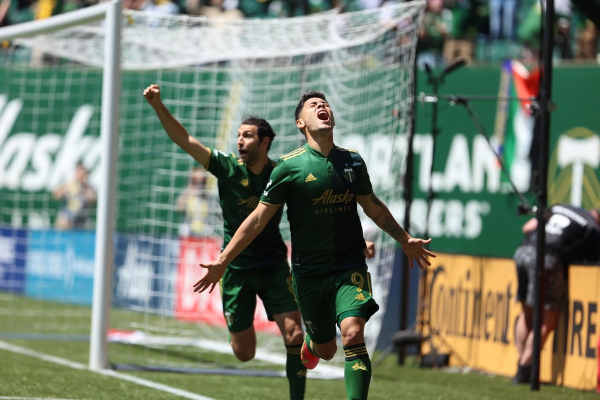 ManuVaquero_'s tweet photo. ⚽️⚽️Felipe Mora ha anotado dos dobletes desde que llegó a #RCTID. Pues el destino es caprichoso y ambos llegaron ante el mismo rival, LA Galaxy.
El primero de ellos llegó en octubre del pasado año con la victoria de "Los Leñadores" por 3-6. #PORvLA #MLSenDAZN https://t.co/kazLJAkYw0