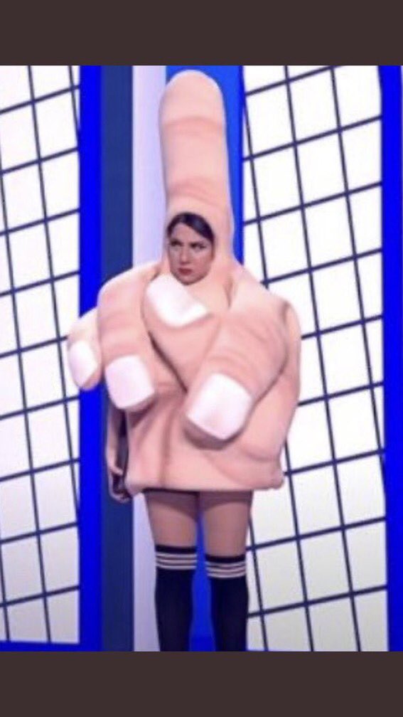 #Eurovision sachez que je souhaite me procurer ce costume