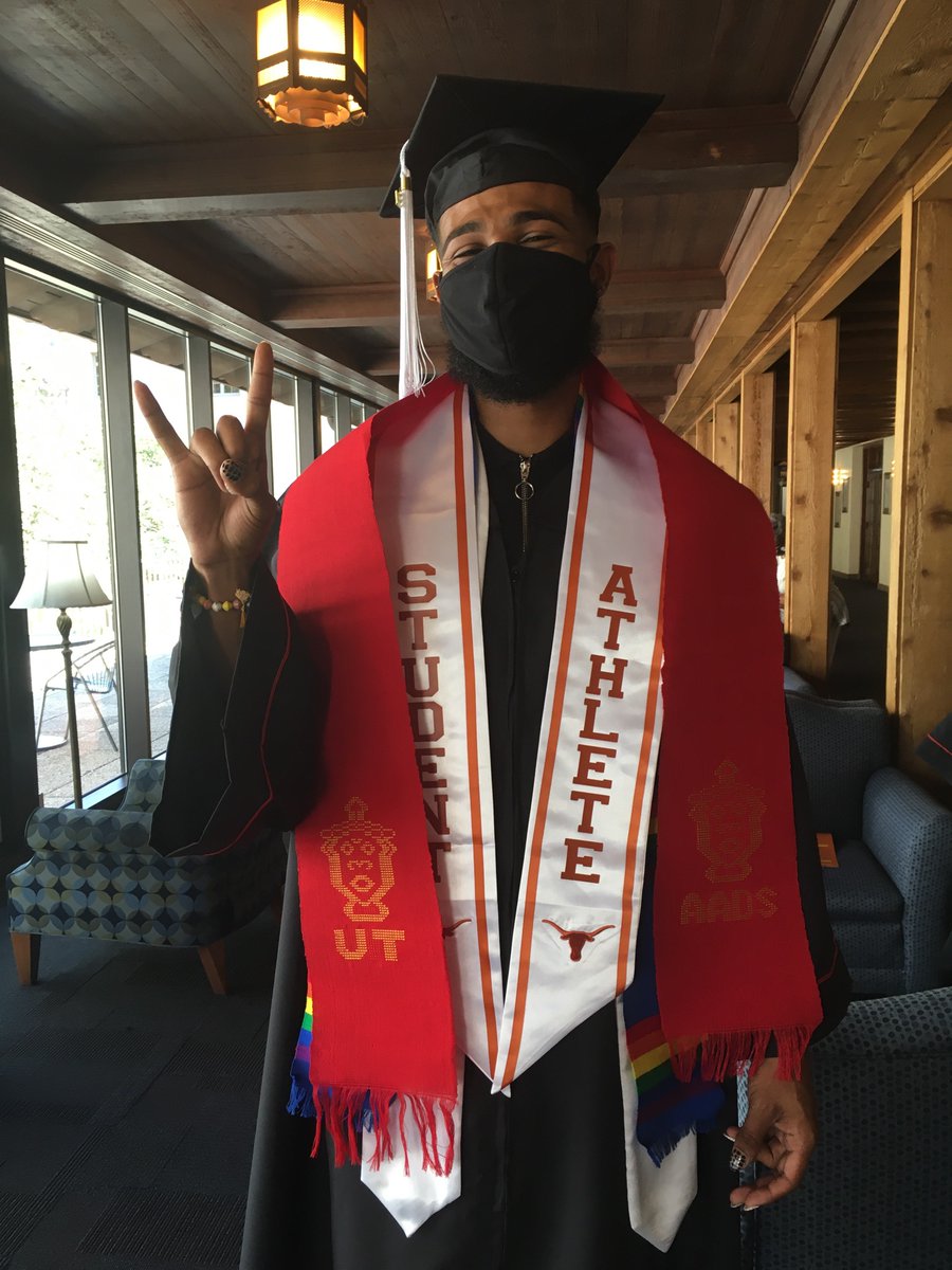 AADS_UT's tweet photo. We’ll be cheering extra loud for our AADS grads! 🎉🎉🎉
#UTBlackGrad21 #UTGrad2021 #UT21 https://t.co/Tou6a2IgyN