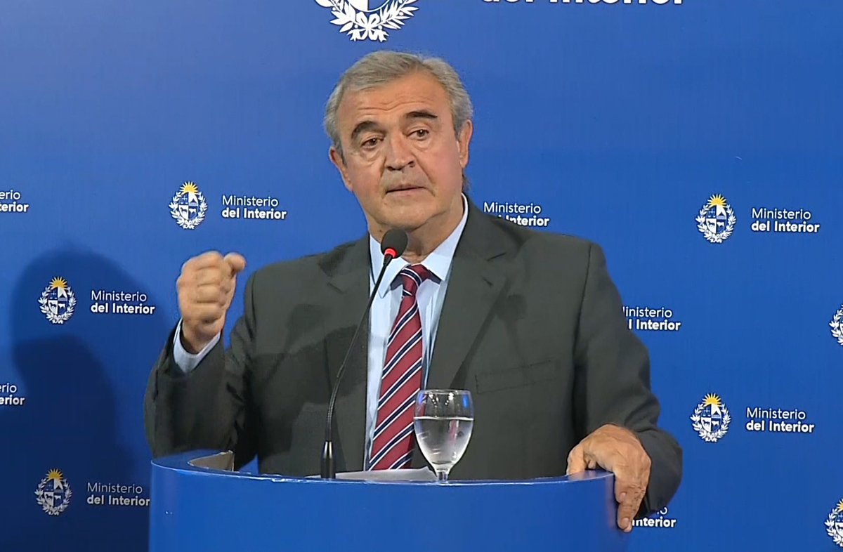 ÚLTIMO MOMENTO: Falleció el ministro del Interior Jorge Larrañaga. Sufrió un infarto esta tarde, confirmaron fuentes del gobierno a <a href="/Subrayado/">Subrayado</a>