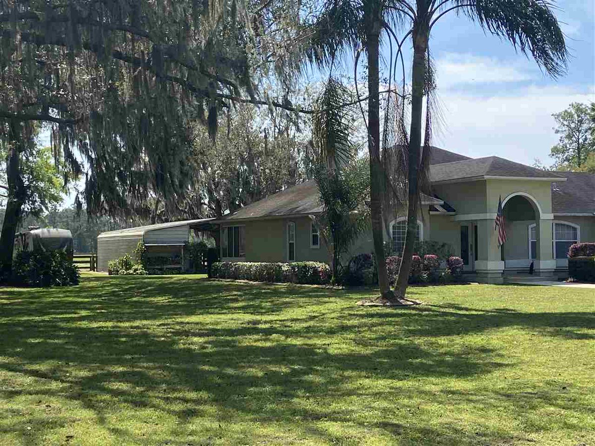 Here's a listing you won't want to miss! #realestate #homesforsale  cpix.me/l/121766757