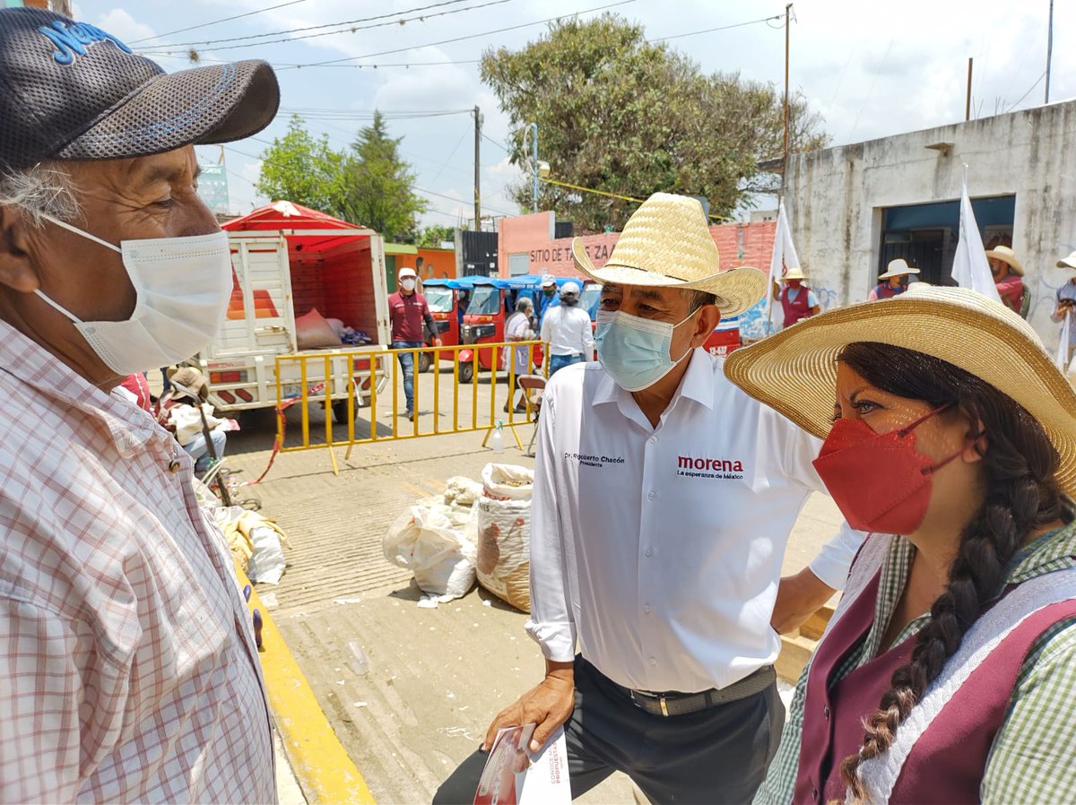 Dr_RigoChacon's tweet photo. Junto a la candidata a Diputada Local por @PartidoMorenaMx, en el Distrito XV @Nancy_Benitez_, nos comprometimos a obtener la certificación de #mercadolimpio; así como mejorar las condiciones de los mercados del municipio e impulsar el #ComsumoLocal.
#UnZaachilaParaTodos https://t.co/XsA5bgwafy