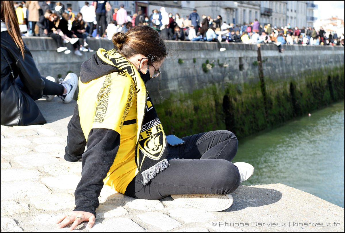 kinenveux's tweet photo. Merci au @staderochelais pour nous avoir fait vibrer en @ChampionsCup ! Bravo au @StadeToulousain . La #FievreSR a bien eu lieu sur le Vieux Port de La Rochelle 🥳 , @ClubBagnards et tous les supporters rivés sur leurs écrans en terrasse !
https://t.co/VVHjWQcePn https://t.co/6dUxIu3d45