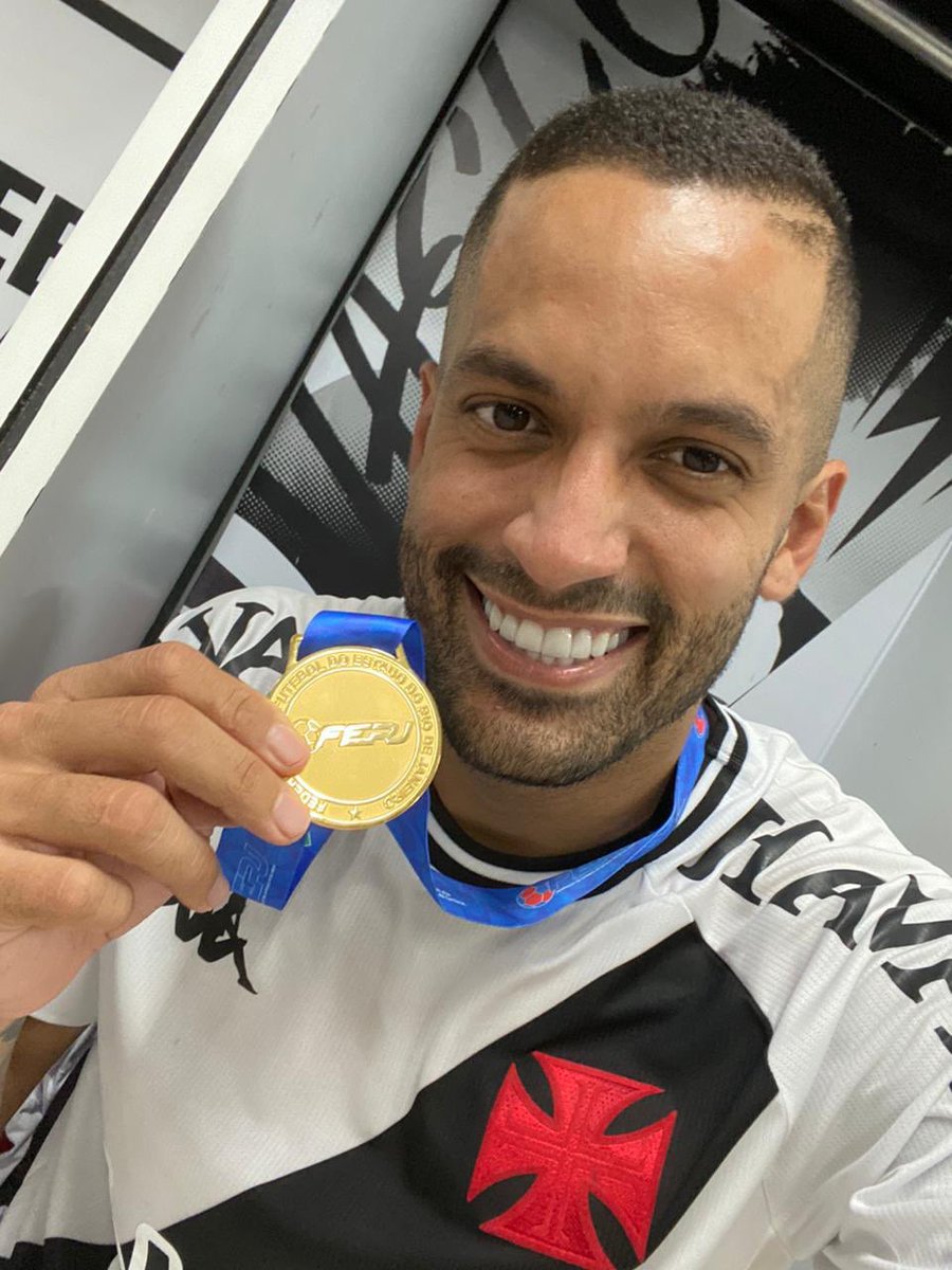 romulo's tweet image. Vasco! Parabéns galera! Toda conquista tem seu valor. Mas vqv que nosso objetivo principal começa próximo sábado 🙏🏻💪🏻