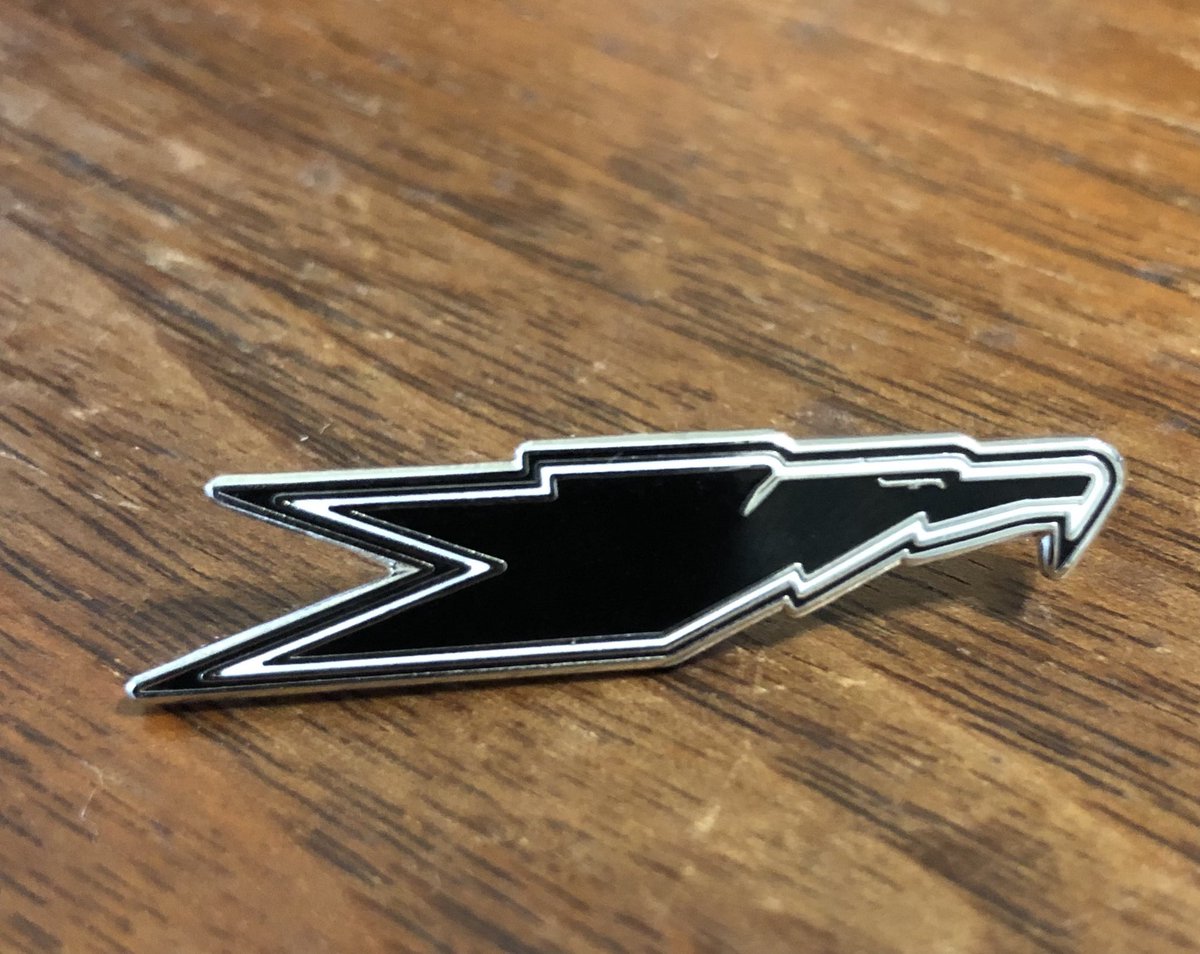 pilotlaunchpad's tweet image. The FW now has a commemorative pin