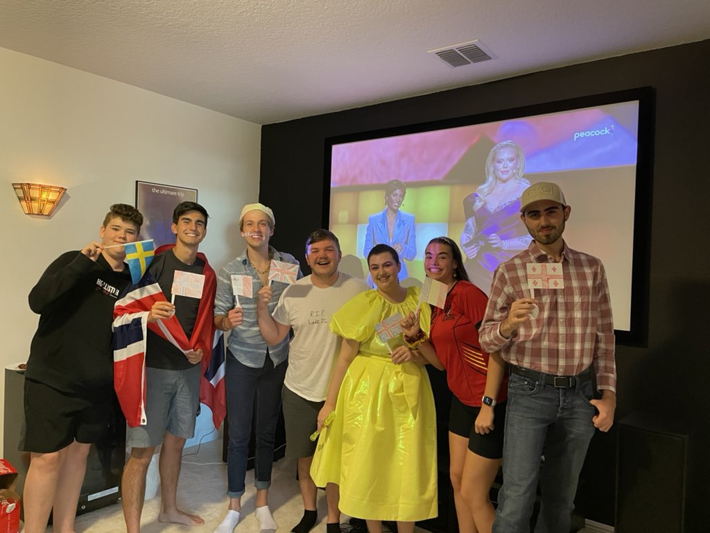 emmaax_c's tweet photo. Supporting Eurovision from the U.S. @Eurovision @een @peack https://t.co/XKK2WPY7qc