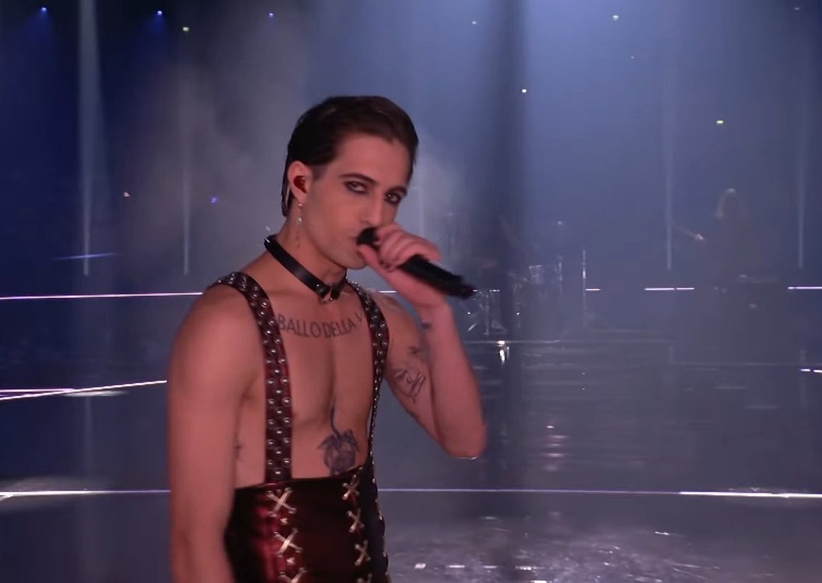 #Eurovision
А теперь представьте их совместное выступление