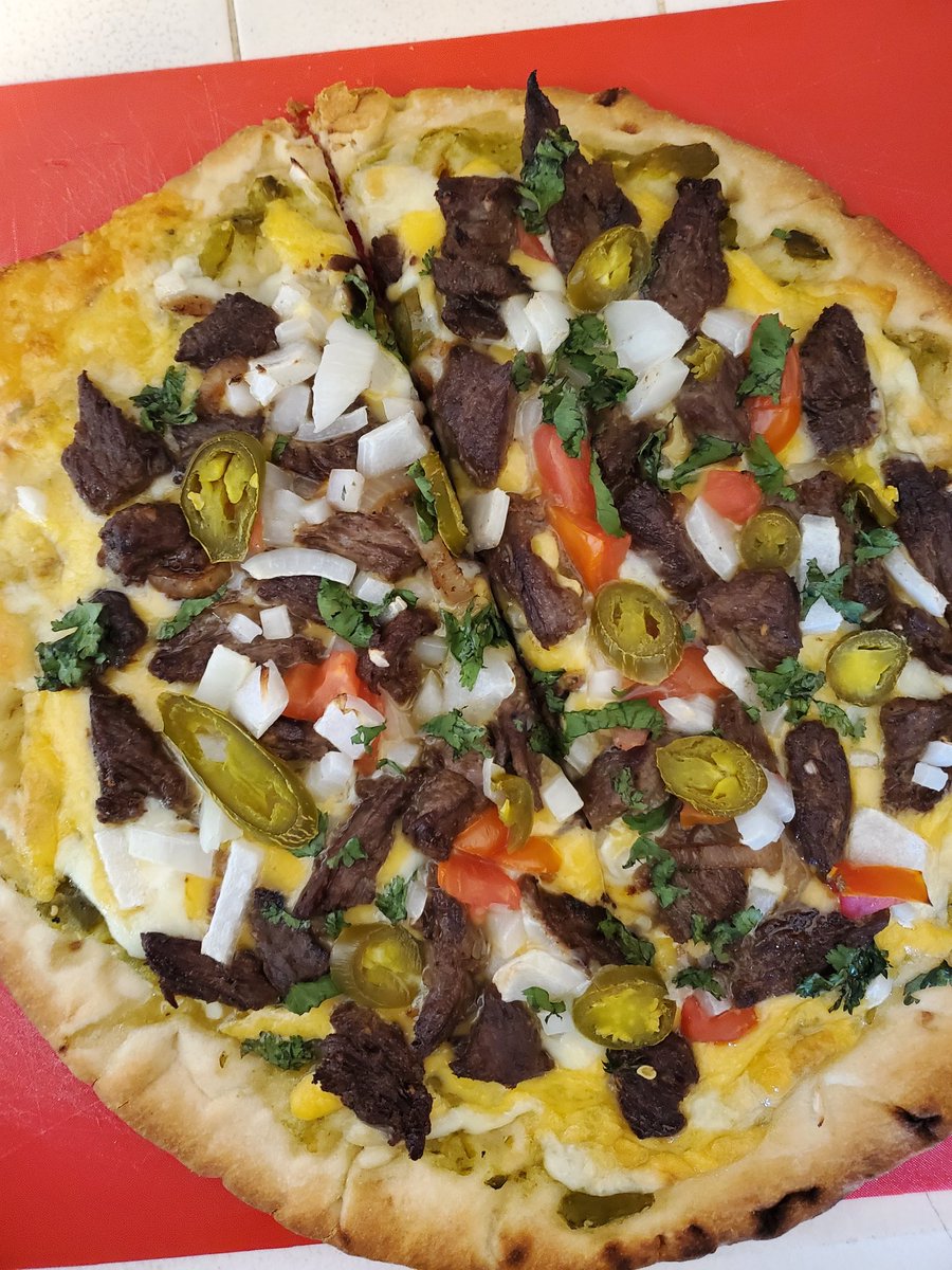 ENCPresident's tweet photo. @mester_mark I'm was thrilled you mentioned a carne asada pizza this am @KTLAWeekendAM. I've been making them for a while.  WhT was the name of the place you mentioned? #ktlatalktous #ktlaweekendam #carneasadapizza #pizza https://t.co/QgFNJeB45F