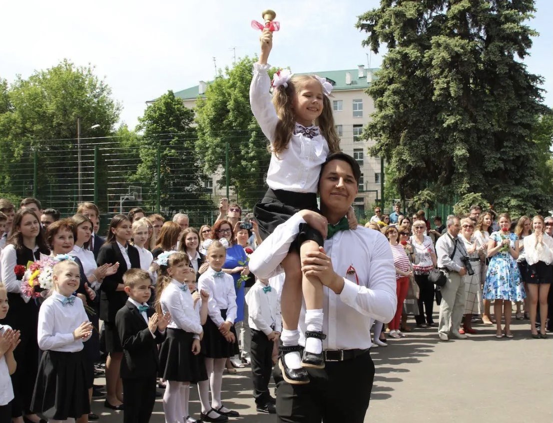 Последний звонок сына. 44 гимназия г. Пензы, 2018 год. Всех выпускников школ с праздником! В добрый путь!!!