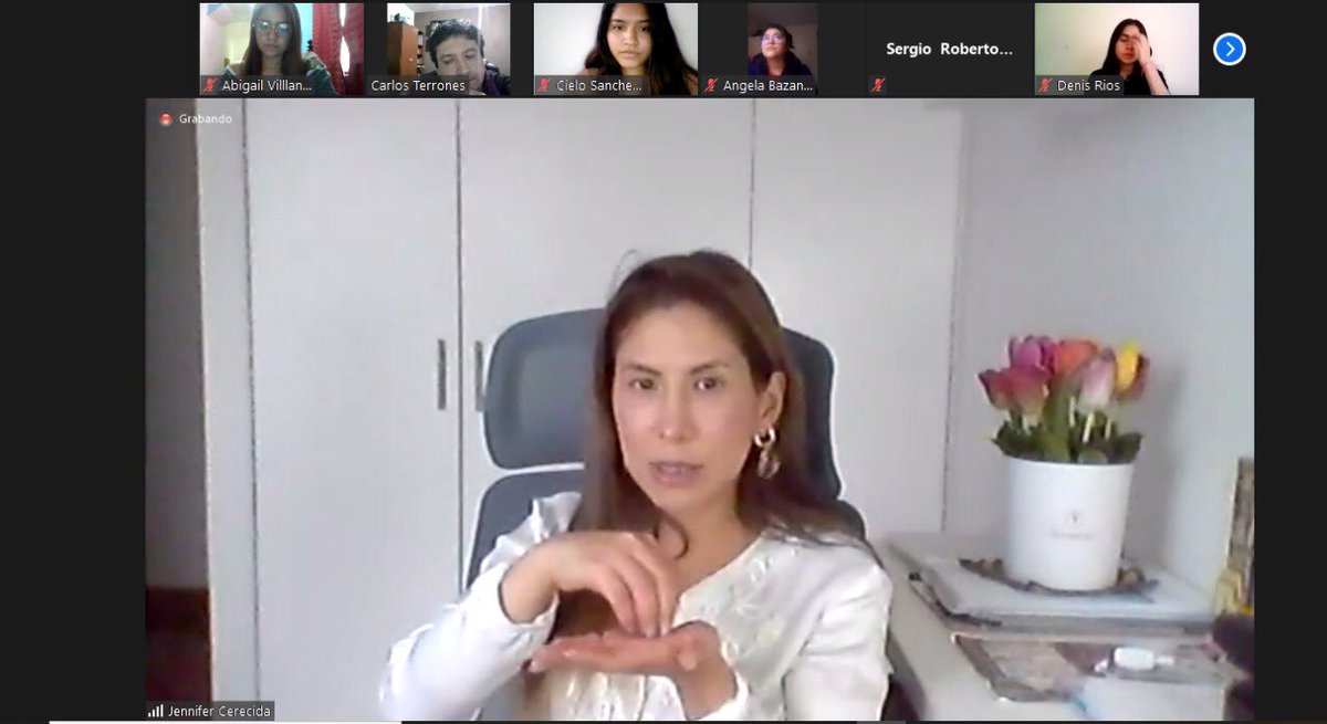 EVista2020's tweet photo. #Entrevista @jencerecida:”Como periodista estudio cada noticia, para mí es como respirar”. #Redacción2021 https://t.co/iMUTTta55j