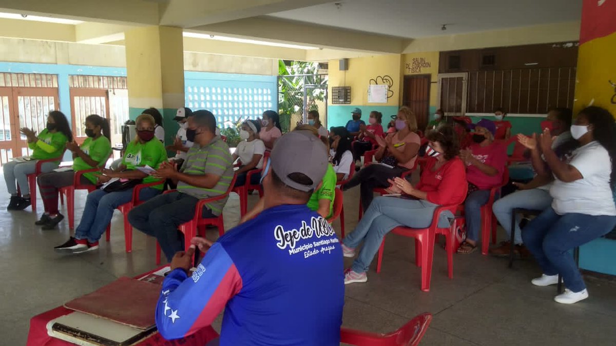 #22May/ Cumplimiento orden de operaciones 009 equipo político municipal y parroquial #Mariño. En el Liceo Nacional Samán de Guere y Abigail Lozano junto a alcaldesa <a href="/johanitakenpo/">Joana Sánchez</a>, para el Fortalecimiento estructura ubch, Rass, clap,SV,Líder Comunidad en unidad  <a href="/R_MarcoTorres/">Rodolfo Marco Torres</a>