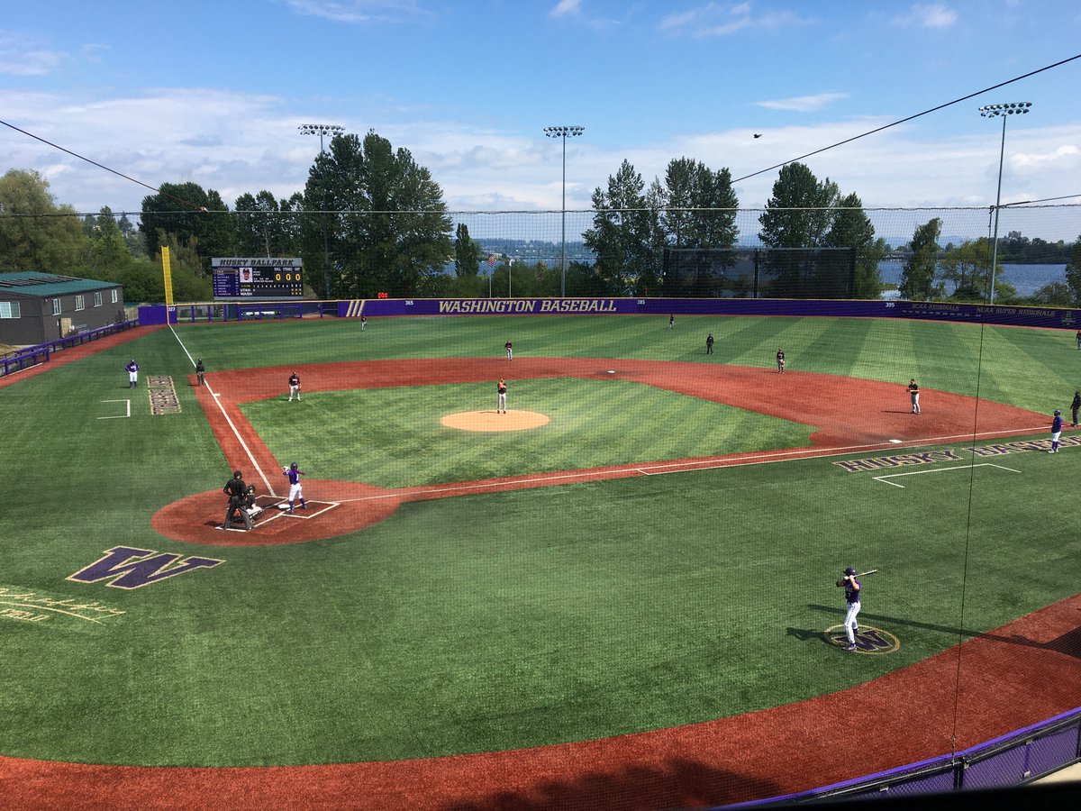 ANYamashita's tweet photo. Well, this is my final day in the Husky Ballpark press box as student media as @UW_Baseball takes on Utah and Brayson Hurdsman (2-1, 4.21 ERA) in Game 2. 

Hsue - 2B
Ward - CF
Dicochea - DH
Snyder - 1B
Jones - RF
Bramasco - SS
Weiss - LF
Petrie - C
Chandler - 3B

Guerrero - P https://t.co/blAIkjVdyS