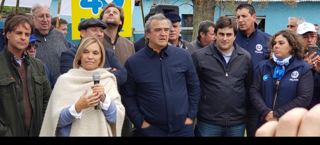 alvaro_chacho's tweet photo. Noticia muy dura para el partido y para el país. 
Asumió un Ministerio que muchos pensamos que era muy difícil y venía haciendo una tremenda gestión. 
El mejor Ministro del Interior de los últimos 15 años. 
Dejo todo por la causa. Saludos a la familia y amigos. 
QEPD. https://t.co/Q3SfQlKH7m