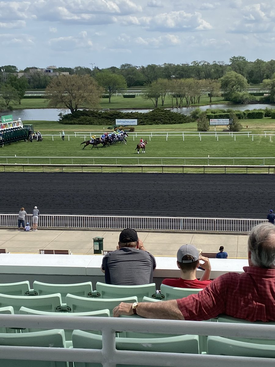 GaryMannionJr's tweet photo. Got a chance to visit @ArlingtonRacing  @Arlington_Park this weekend for the first time. Talk about a first class facility. Very impressed. Would be a shame to see such a great track close. https://t.co/V6mitLybJX