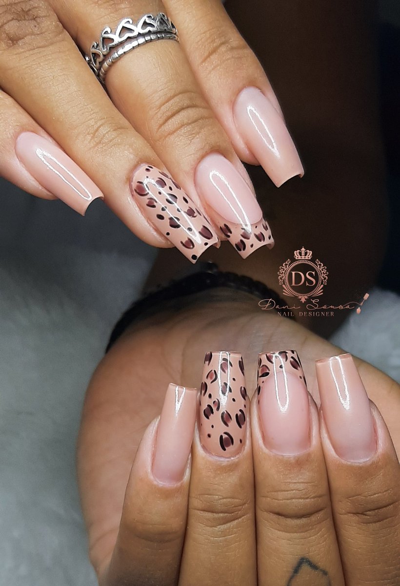sousaa_dannii's tweet image. Não estou sabendo lidar com essa nail art!🐆🥰
.
.
.
#animalprint #animalprintnails #nailsdesign #instagood #longnails #ombrenails #nailpro #reels #unhaslindas #follow #cute #manicure #onça #francesareversa #glitternails #magic #fanart #babycolor