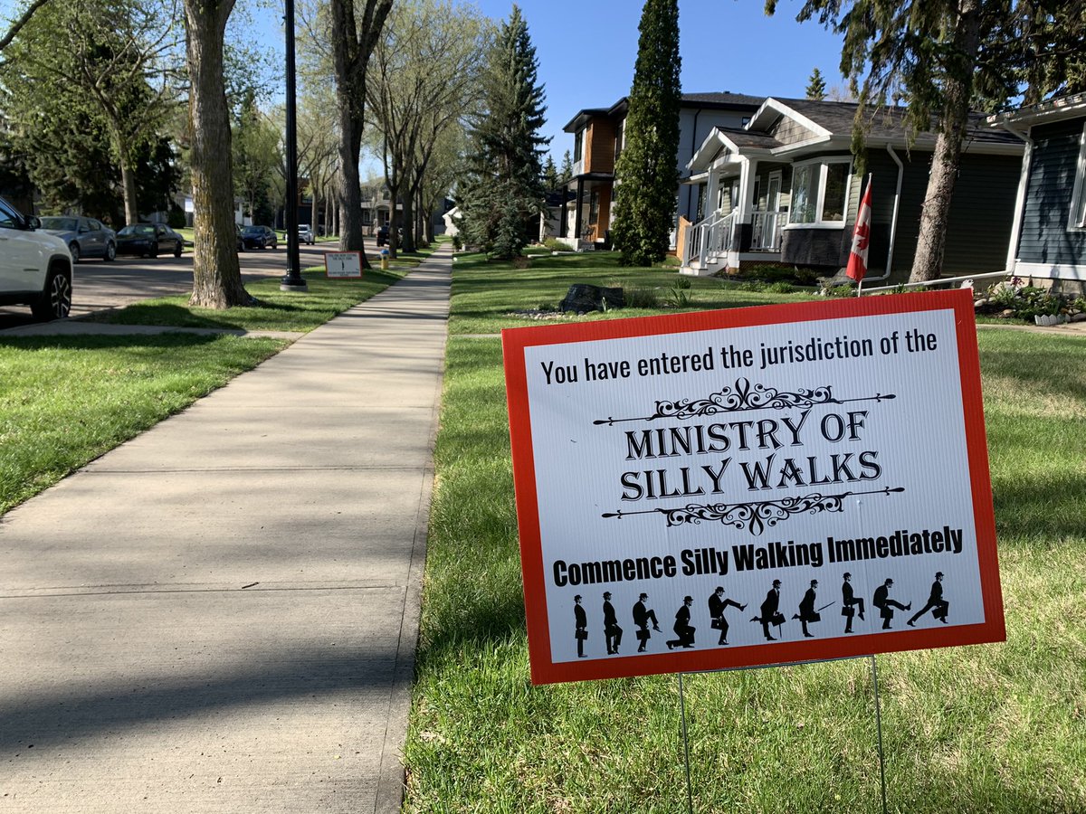 apaulagetics's tweet photo. I was tempted. #yeg #yegwestend #ministryofsillywalks #sign #signs #edmonton #westedmonton #streetphotography #yegphotographer https://t.co/AbzR5DjHub