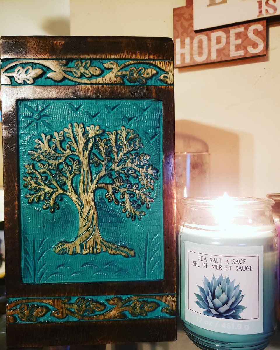 WellnessAng's tweet photo. This is where the part of my father that is with me rests. I found the most beautiful "Tree of Life" Urn.
.
He would have loved that.
.
RIP Dad...I love &amp; miss you 💚💙👨‍👦 https://t.co/mBbFxc56By