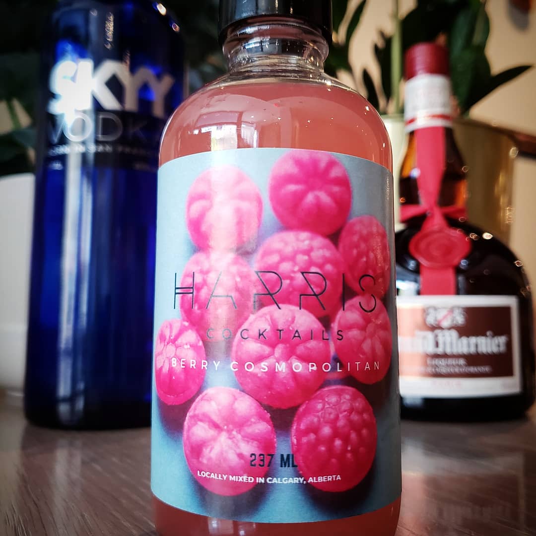 N E W  B O T T L E D  S E R I E S

Ready to pour Cosmopolitans! Melon or berry, both are sure to please this Summer #🍓🍹☀️

kleinharris.com/take-out/bottl…

h a r r i s  c o c k t a i l s

#barstories #bottledcocktails #yycliving #martininight #yyclocal #CarrieMirandaSamanthaCharlotte