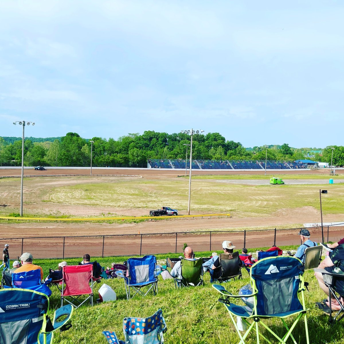 hollybleigh_'s tweet photo. @FloRacing @VisitWVMS sitting in turn 4! Love nights at the track with my family! Excited to see the sprint cars! #MountaineerNational https://t.co/bZgbeDPb2F