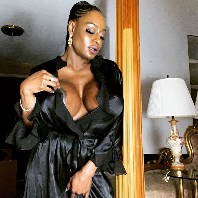 I love being fabulous,see what&rsquo;s under https://t.co/sWvjUL3Ho0 #silkrobe #ebonygoddess #gorgeous #kelliprovocateur<a href="/tag/fabulous"class="tags"><span>#fabulous</span></a><a href="/tag/gorgeous"class="tags"><span>#gorgeous</span></a><a href="/tag/ebonygoddess"class="tags"><span>#ebonygoddess</span></a><a href="/tag/silkrobe"class="tags"><span>#silkrobe</span></a><a href="/tag/kelliprovocateur"class="tags"><span>#kelliprovocateur</span></a>