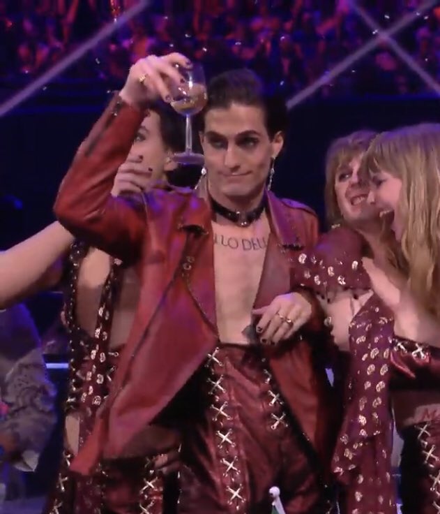 mrrazzotta's tweet image. за ваше здоровье, манескин, и за здоровье всех твиттерских 🥳❤️

#Eurovision