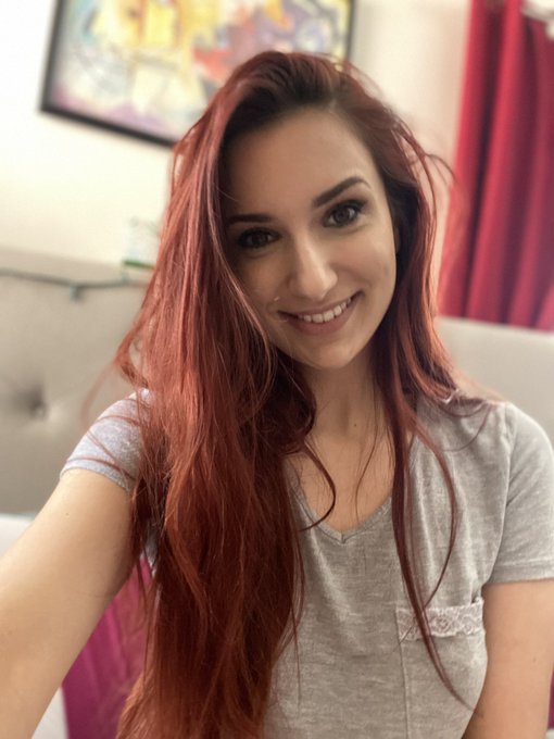 On or off?❤️ https://t.co/xoPiQQzZ2w