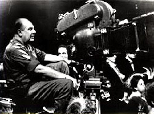irenelis's tweet photo. #RafaelGil (22/05/1913-10/07/1986) director, guionista y productor de cine. Comenzó como crítico.Más tarde trabajó en la productora #CIFESA dónde hizo varias comedias. En ��ste artículo de @barahona19611, hace una acertada semblanza de su figura y su obra.
https://t.co/YKcNqjxicI https://t.co/gRSesDf0Qp
