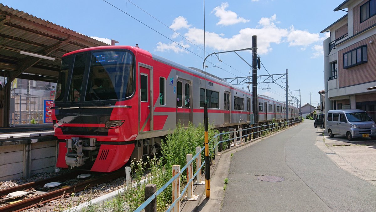 laputaman811's tweet photo. 名鉄9506F
豊川稲荷駅12:55発急行一宮行きに充当中。
9:24発にも充当されたので、本日2往復目となります。
#名鉄 #meiun #9500系 #9506F https://t.co/kNzwV2Do3p