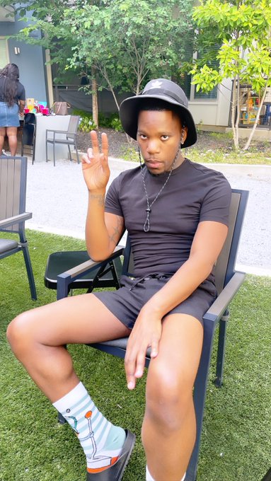 2 pic. Thick thighs make the dick rise. https://t.co/dyzNrdm4NO