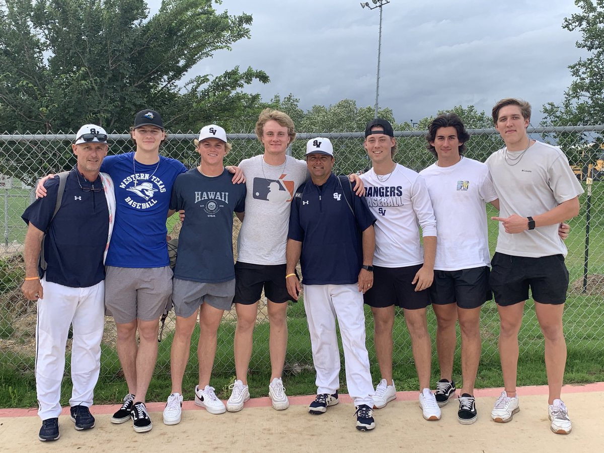 SVBSBCoach's tweet photo. Having your former players waiting on you when you leave the field after a big series win...can’t really describe it! https://t.co/zYisW1jtph
