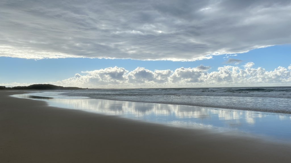 Steve_Lockstep's tweet image. Pippi Beach, Yamba. #doingstuff #sand #ClarenceValleyLife.