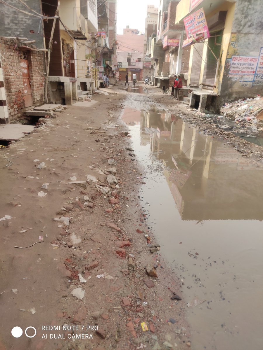 jwsunil's tweet photo. Sir, बहुत बुरा हाल है सोनिया विहार 4.5 पुस्ता मेन सनी बाजार रोड का कोई देखने वाला नही, बस वोट मांगने आजाते है, @EDMCDELHI @ipathak25 @aajtak @ABPNews @ndtv @BJP4Delhi @MlaBisht https://t.co/LVJJva3GCs