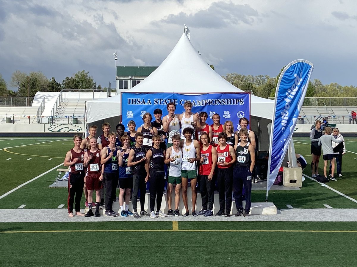 mountain_track's tweet photo. Anderson takes 6th in the 300 hurdles!!!!! https://t.co/sdxVTlMS3N