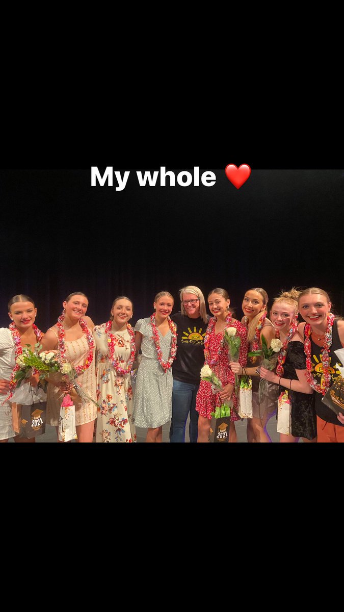 EliteDanceSLC's tweet photo. Our graduating srs🥲❤️ https://t.co/pSxSeHQJ30