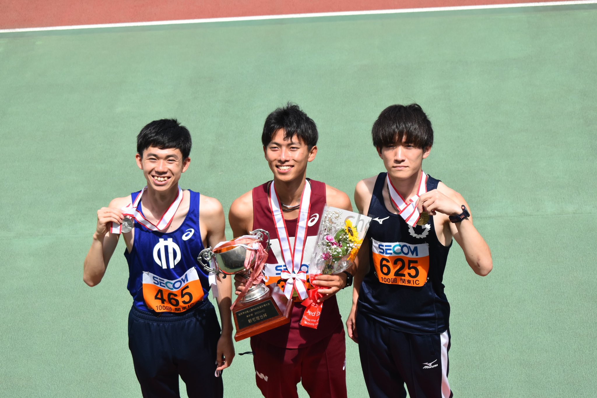順天堂大学陸上競技部在twitter 上 男子3000msc 表彰式 服部壮馬 T Co Xl6s9fno8n Twitter