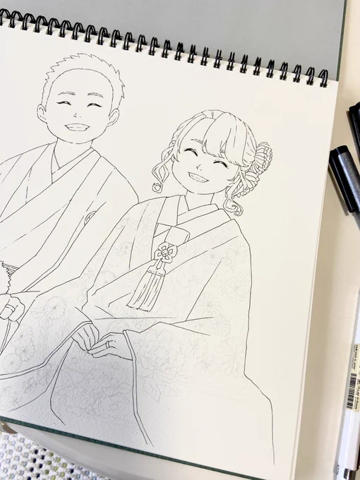 ありがたいことに結婚式のウェルカムボード描かせていただいてるのだが。でっかい絵が描きなれてなくてめちゃくちゃ時間かかってる😇首周りだけでなく身体中バキバキになっちまいそうだ。腹減った。休も。 