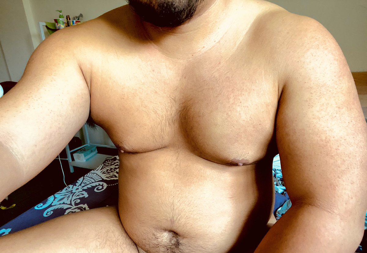 brownbearbody's tweet photo. 沒辦法去健身房
又一直吃
感覺肉了一點😚 https://t.co/nbsFo8e4hf