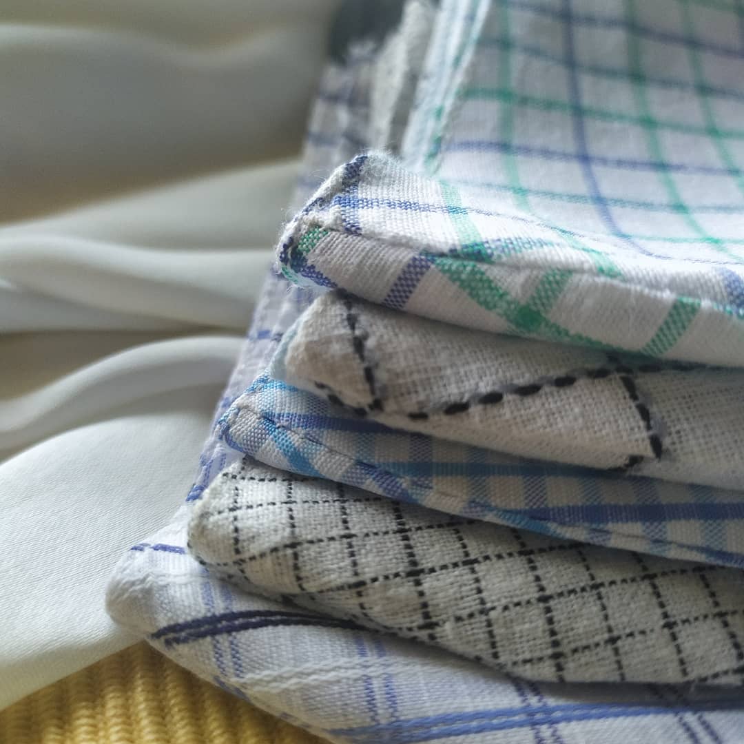 BeskBags's tweet photo. Just ₹300 for 5 and free shipping anywhere. 
This set of masks in a soft breathable fabric, in these colours that are guaranteed to match your your office wear. https://t.co/MAnM4fbPsS