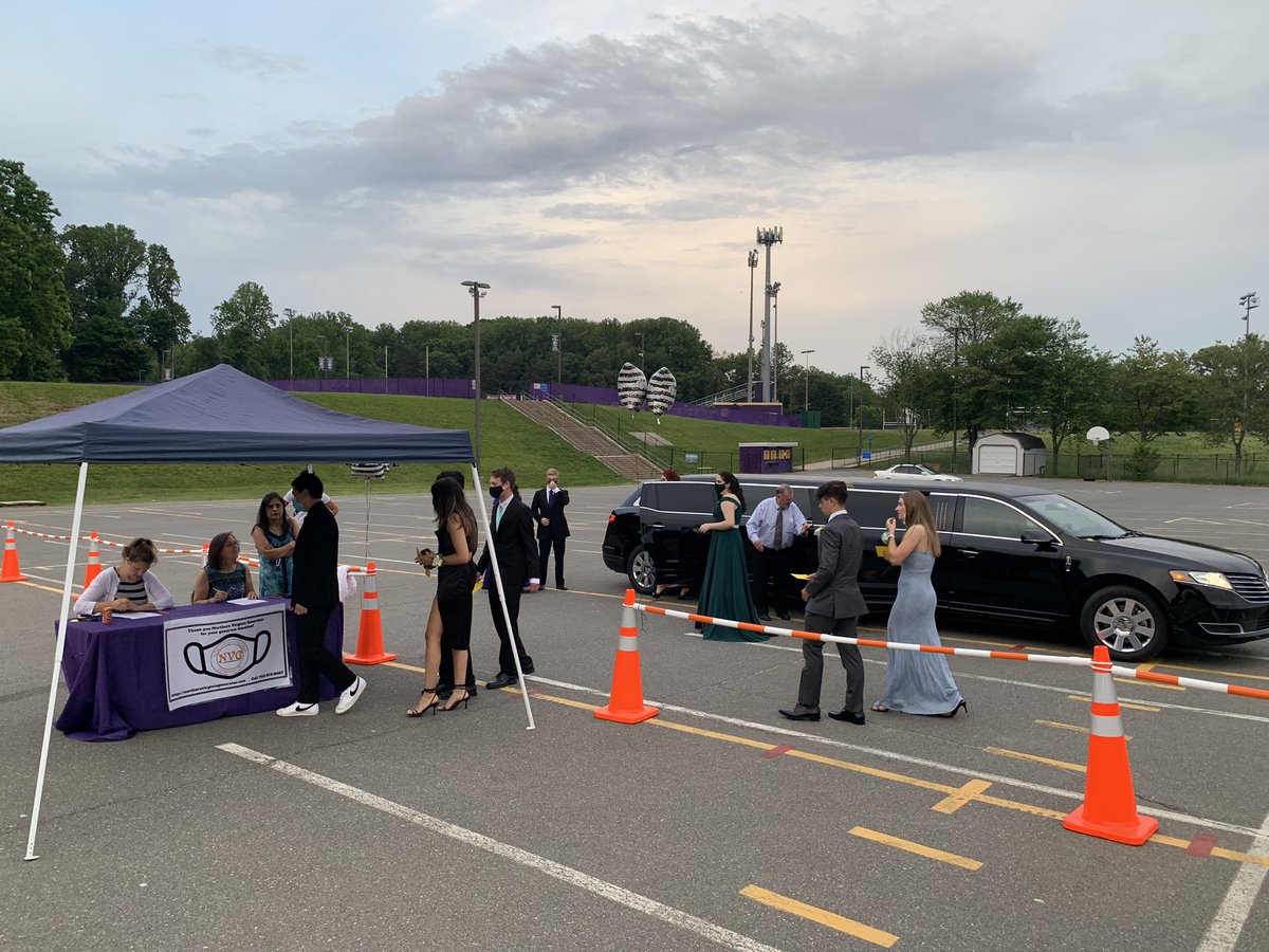 FCPSLBSS's tweet photo. Starry Night at Lake Braddock! #SeniorFormal #ClassOf2021 https://t.co/0Ku8NaOOHM