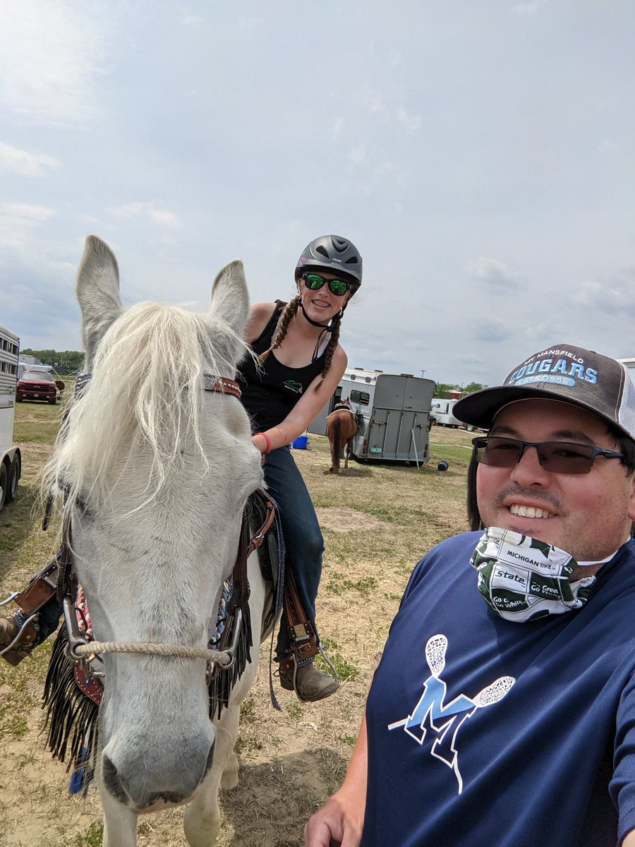 bhamm01's tweet photo. I tried to take a selfie with a 🐴 (looking good Harley!) and I found a #pajhammjam member rocking the Barrell Races! https://t.co/jBAJb7bbQp